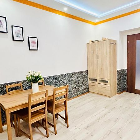 Modern Spacious Apartment In Center Prag Dış mekan fotoğraf