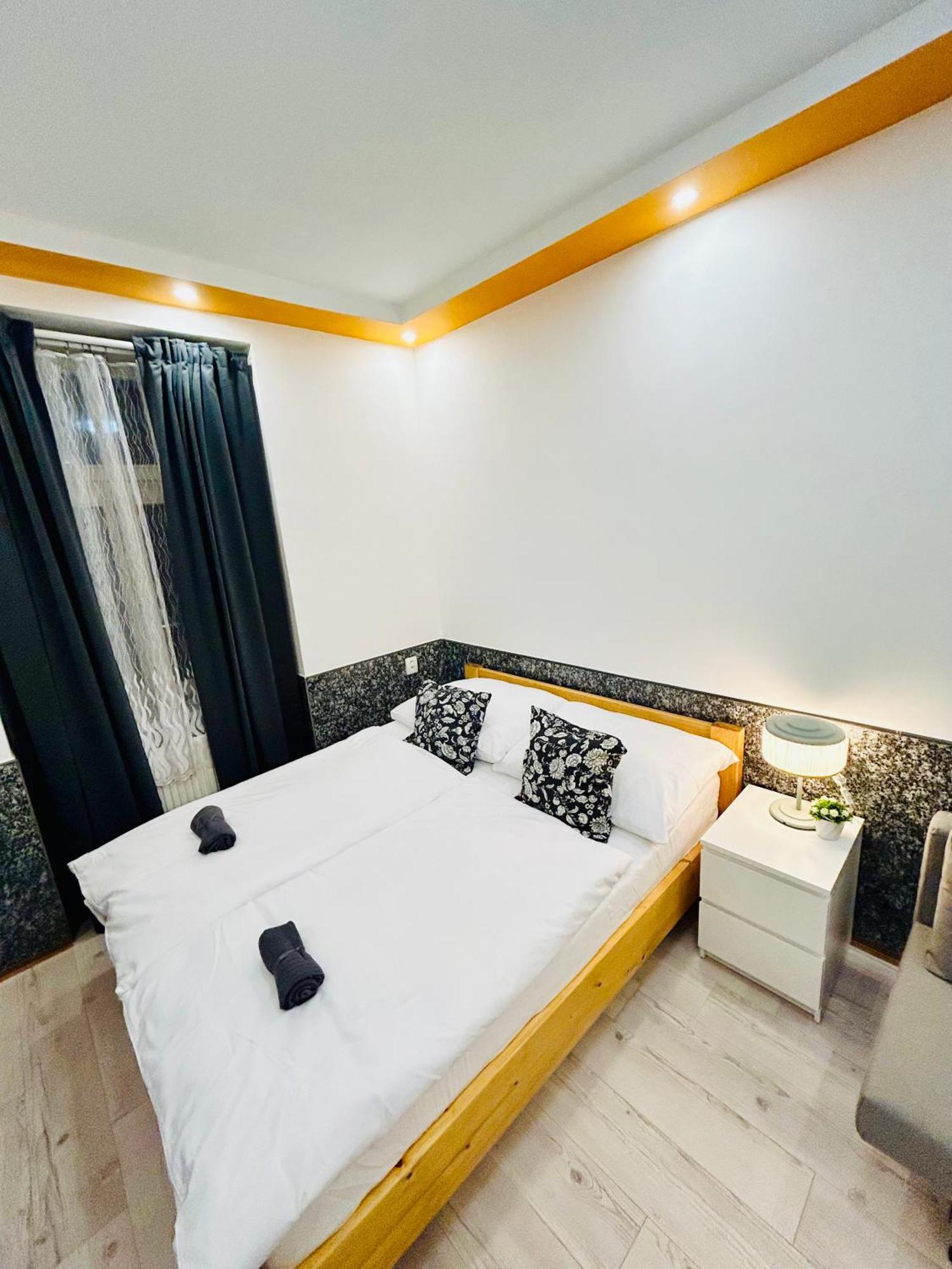 Modern Spacious Apartment In Center Prag Dış mekan fotoğraf