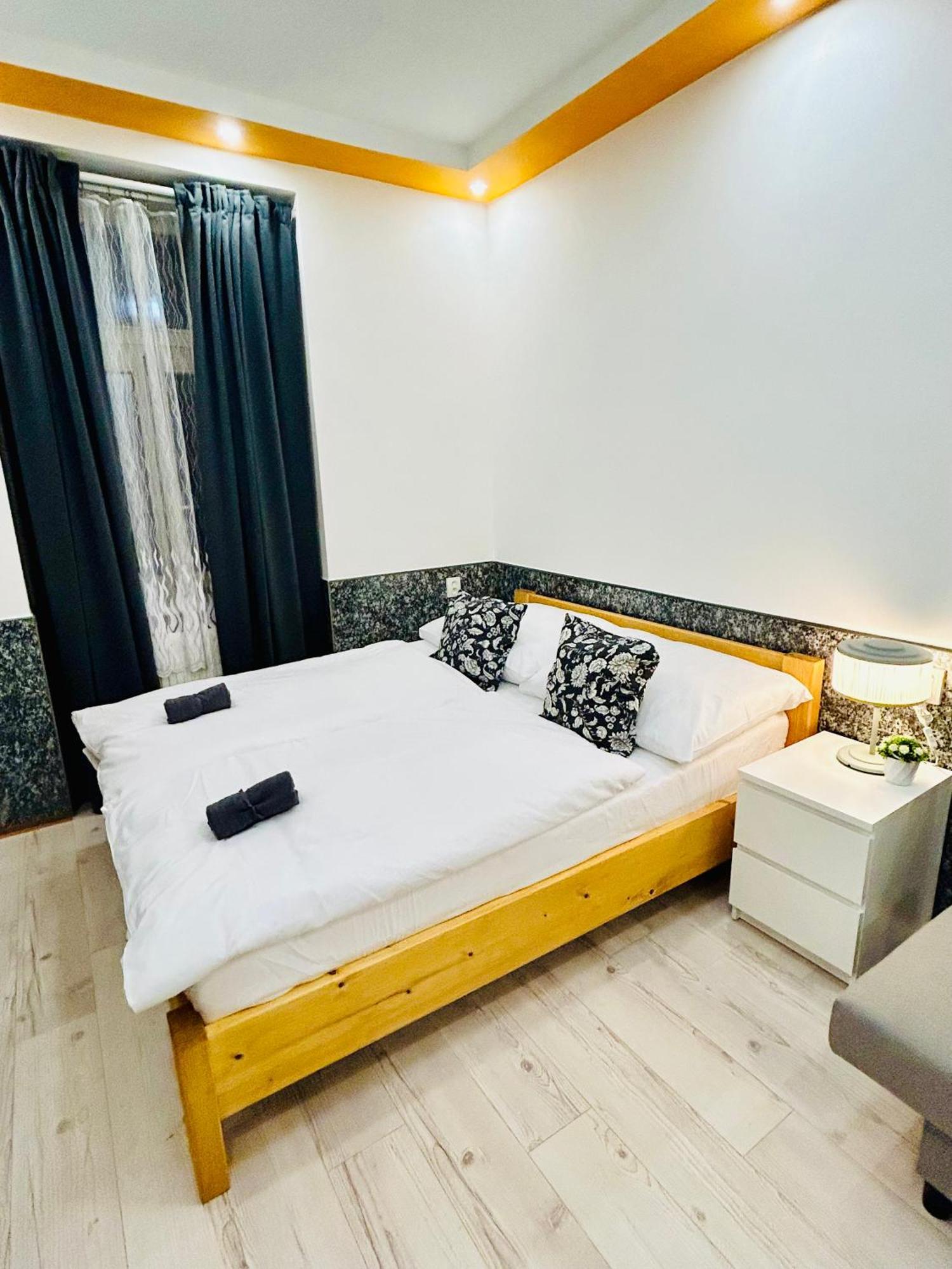 Modern Spacious Apartment In Center Prag Dış mekan fotoğraf