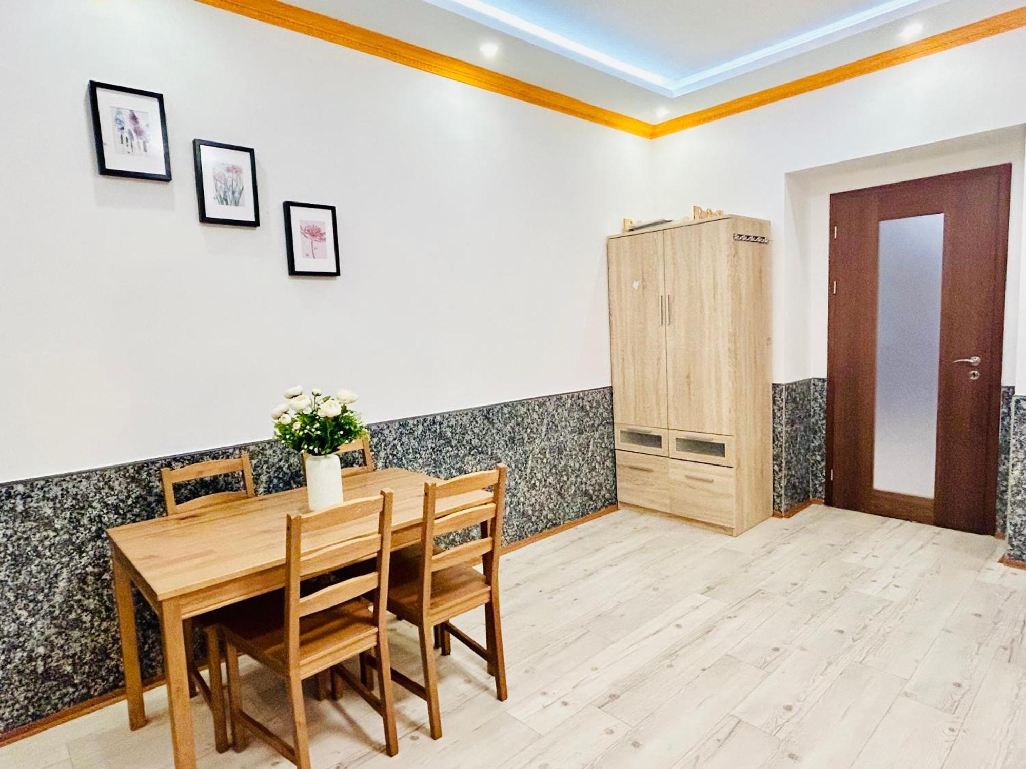 Modern Spacious Apartment In Center Prag Dış mekan fotoğraf